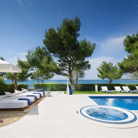 Villa Spadici Sleeps 10 Pool Air Con Wifi